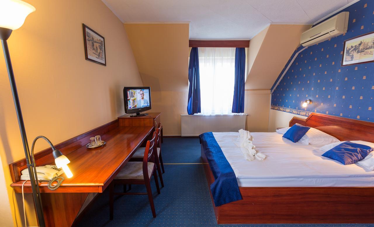 Classic Hotel Budapest Luaran gambar